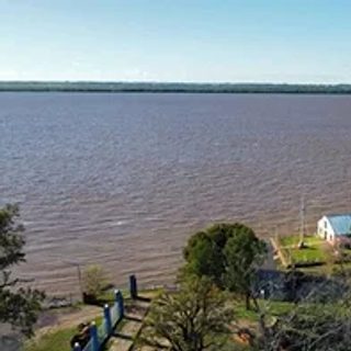 El río Uruguay quedó a un centímetro de la evacuación en Paso de los Libres