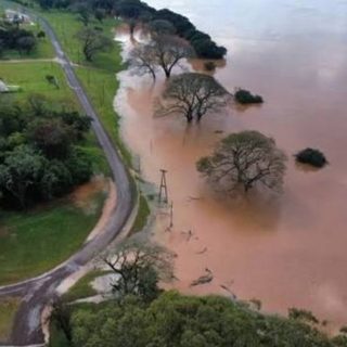 El río Uruguay crece en Santo Tomé, Garruchos y Mocoretá