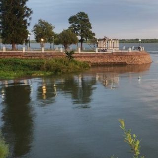 Corrientes se prepara para evacuar a familias por la crecida del Paraná