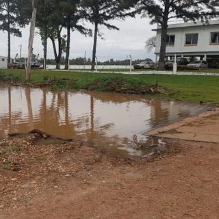 Cierran un puerto de Corrientes por la creciente del río Uruguay