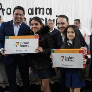 Virasoro: entregaron 613 notebooks por el centenario de la ciudad