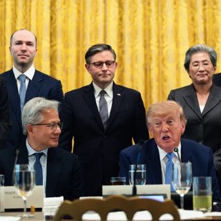 Trump impulsa un acuerdo de autorregulación en seguridad de IA