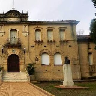 Vandalizaron e intentaron incendiar la Escuela Normal de Santo Tomé