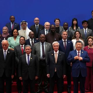 China lanza con 28 países un organismo global de IA