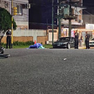 Atropelló y mató a un hombre en Posadas y escapó hacia Paraguay