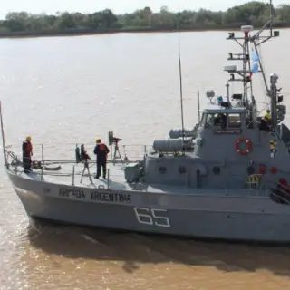 La Armada despliega buques y anfibios por El Niño