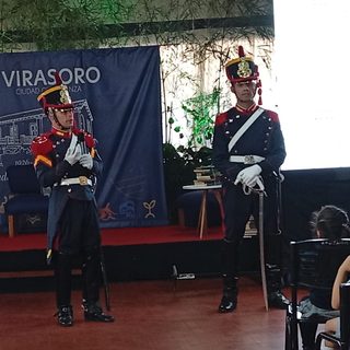 Los Granaderos a Caballo llevaron la historia a la Feria del Libro
