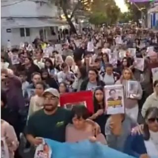 Marcha en Esquina por la maestra Nancy Godoy y un peón detenido