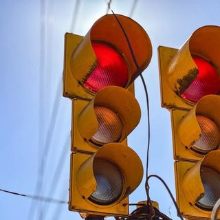 Comienza la sincronización de semáforos en calle San Martín