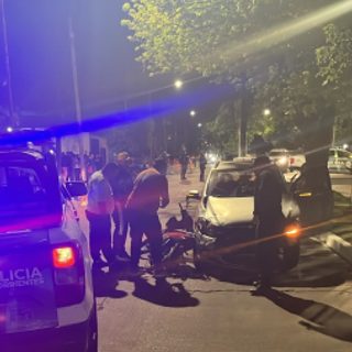Persecución en Corrientes: motociclista chocó de frente y quedó detenido