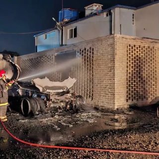 Explosión de un camión cisterna provocó el incendio en una estación de servicio de Santo Tomé