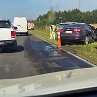 Chocaron dos autos en Corrientes y fallecieron  tres personas