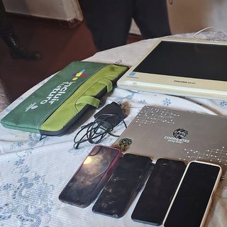 Allanan una casa en Itatí por amenazas en redes y secuestran equipos