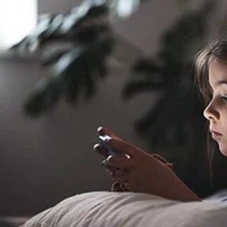La mitad de los chicos de 8 años en Corrientes ya tiene celular