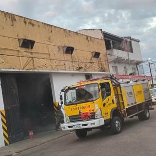 Corrientes: incendio en un supermercado por falla eléctrica