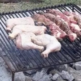 Por primera vez, el pollo supera a la carne vacuna en la mesa argentina
