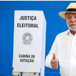 Brasil vota: Flávio Bolsonaro y Lula ya sufragaron