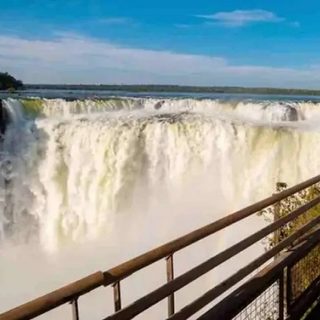 Fin de semana largo: más turistas, pero menos gasto