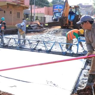 Avanzan las obras de pavimentación y cámaras sépticas en Virasoro