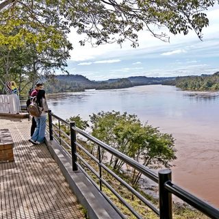 Río Uruguay baja en Misiones pero Santo Tomé entra en alerta