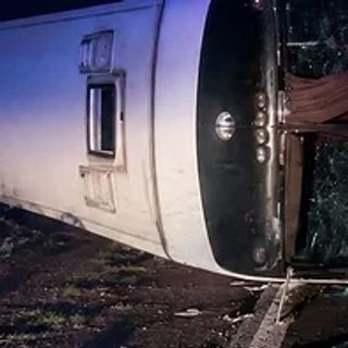 Vuelco de un colectivo en Corrientes dejó una muerta y 14 heridos