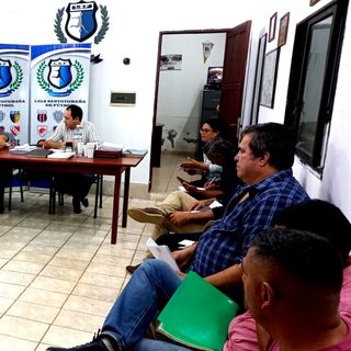 Presidentes de clubes reinstalan a Silva tras dos días de interinato