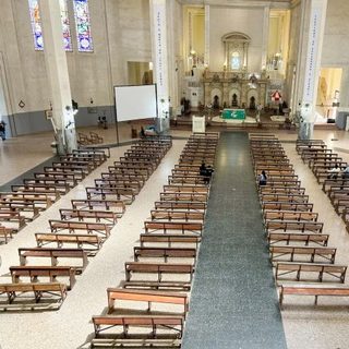 Colecta en Itatí para restaurar los 150 bancos de la basílica