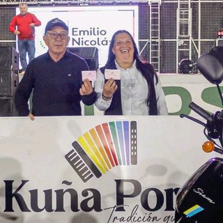 Verónica Cubilla ganó la moto 0 km del Día de la Madre en Kuña Porã