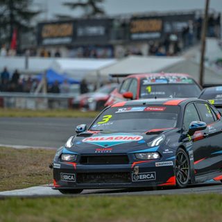 Girolami lidera en Posadas y la tormenta suspende la Q2 del TCR