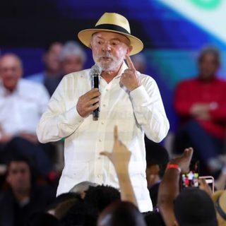 Lula lanza su candidatura y desafía a la ultraderecha