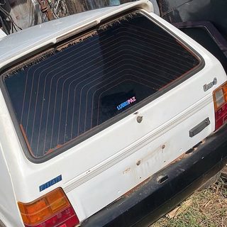 Pidió probar un auto en una concesionaria y lo detuvieron