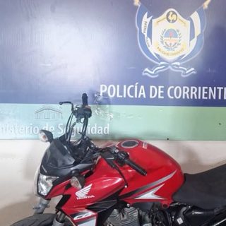 Recuperan una moto robada en septiembre tras una persecución en el barrio Dr. Montaña