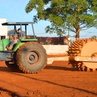 Comenzó la construcción de la primera cancha de hockey sintético en Virasoro