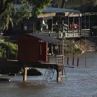 Cerraron una playa en Corrientes por la crecida del Paraná