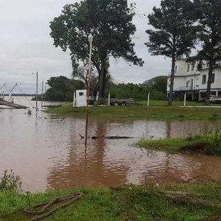 Cierran el paso Alvear-Itaquí por la crecida del río Uruguay