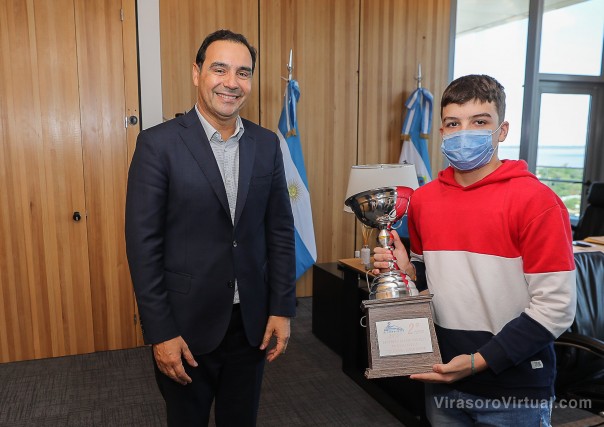 Valdés recibió a dos destacados deportistas correntinos