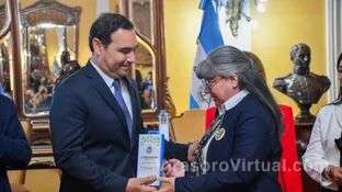 Docentes correntinos recibieron reconocimientos por su trabajo y dedicación