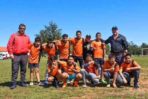 ¡Acompañan el encuentro intercolegial zonal de mini fútbol sub12!