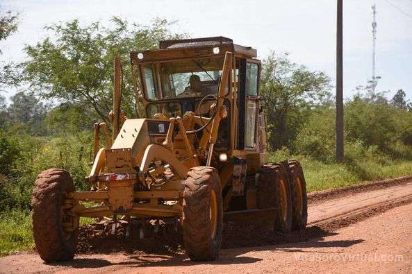 Trabajos de nivelación de suelo y diferentes arreglos entre Av. Artigas y Ruta 14