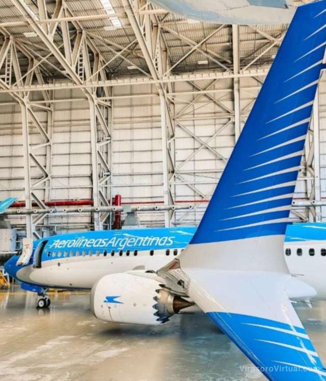 Así es por dentro el espectacular Boeing que hizo su primer vuelo argentino a Corrientes