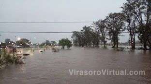 La crecida del río Uruguay causó estragos y evacuaron a 238 familias en Corrientes