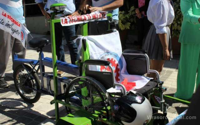 Estudiantes correntinos crearon un triciclo eléctrico inclusivo y ganaron un concurso nacional