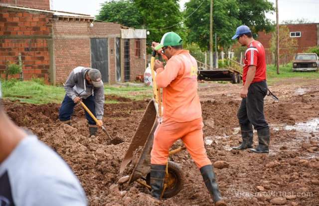 Despues de las intensas lluvias que vienen afectando el estado de las calles, continúan con las obras de mantenimiento