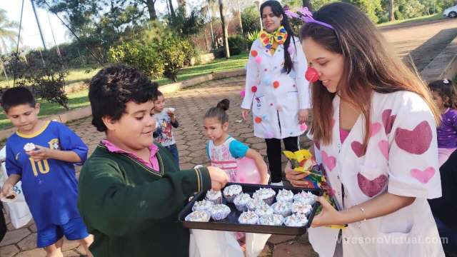 Los alumnos de la Fundación H. A. Barceló se acercaron a compartir una tarde de juegos y actividades con las familias