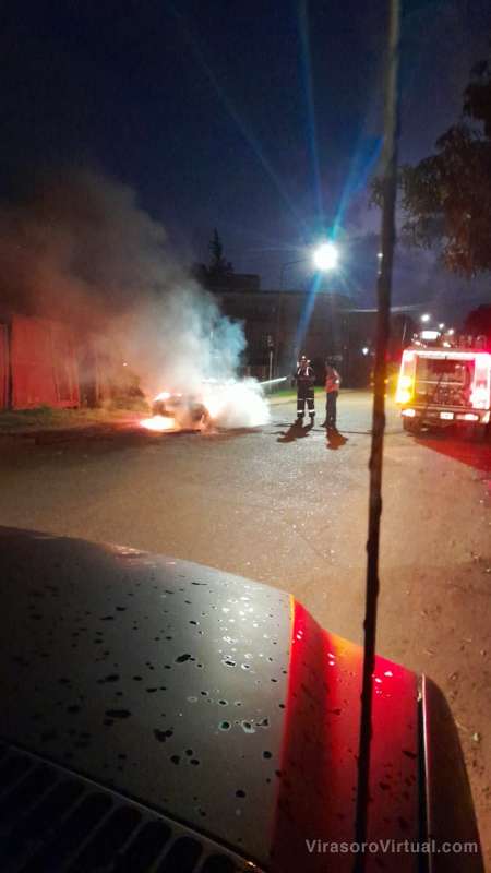 Incendio de Vehículo en Fernández Blanco y Ñaembe: Persona Detenida