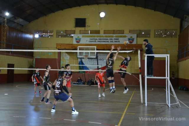 El domingo se jugo una nueva fecha de la Liga de Voley zona A en el Gimnasio Municipal