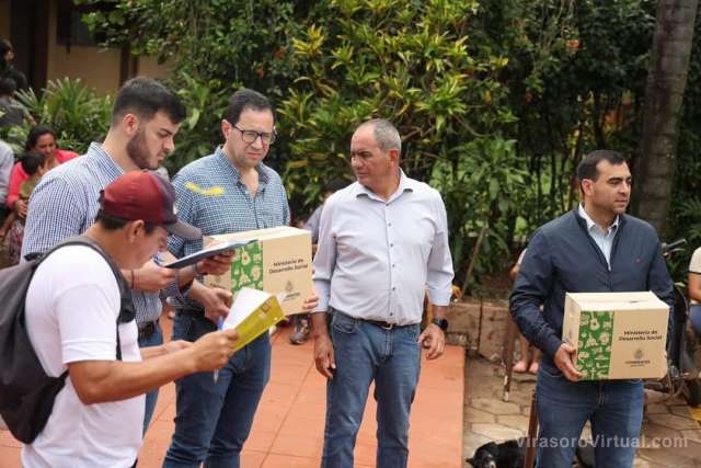 Junto al Gobierno Provincial continuan con la asistencia a los evacuados por la crecida del río,