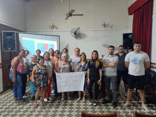 En el Club Social se llevó a cabo la capacitación de Modelo de Negocios Canvas: