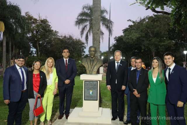 A 40 años de democracia en el país rendimos homenaje a Raúl Alfonsin,