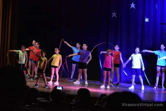 En el Centro Cultural de la ciudad se llevó a cabo la primera muestra anual de "Rítmica Fusión Latin Mix"